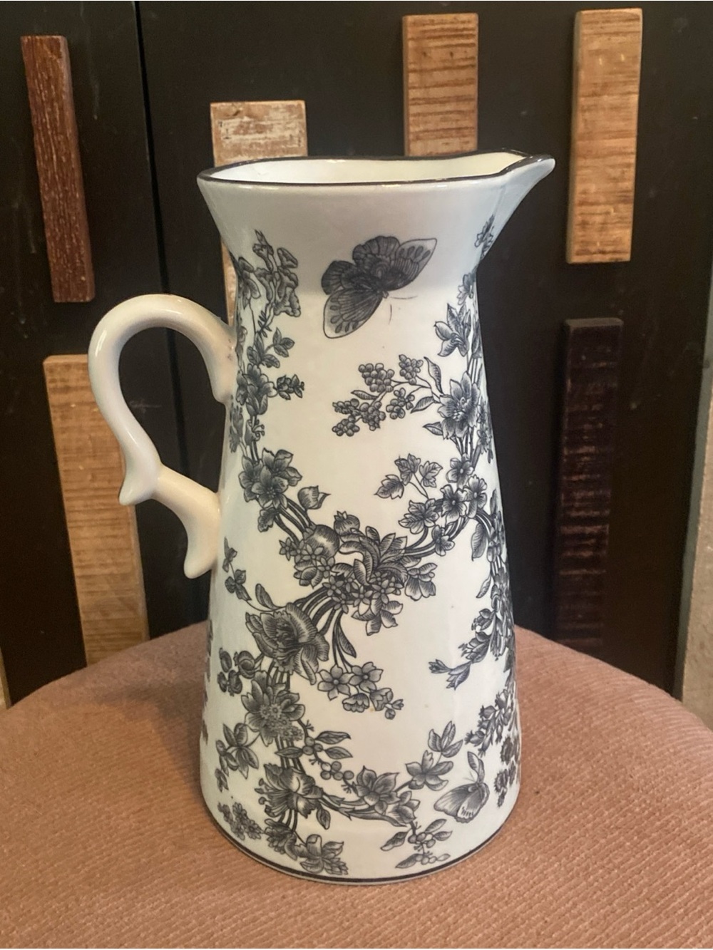 Black and White Floral Ceramic Pitcher Vase - Elegant Decorative Accent